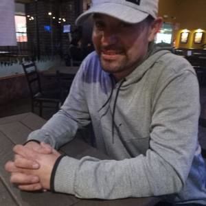 Meet your Posher, Everardo